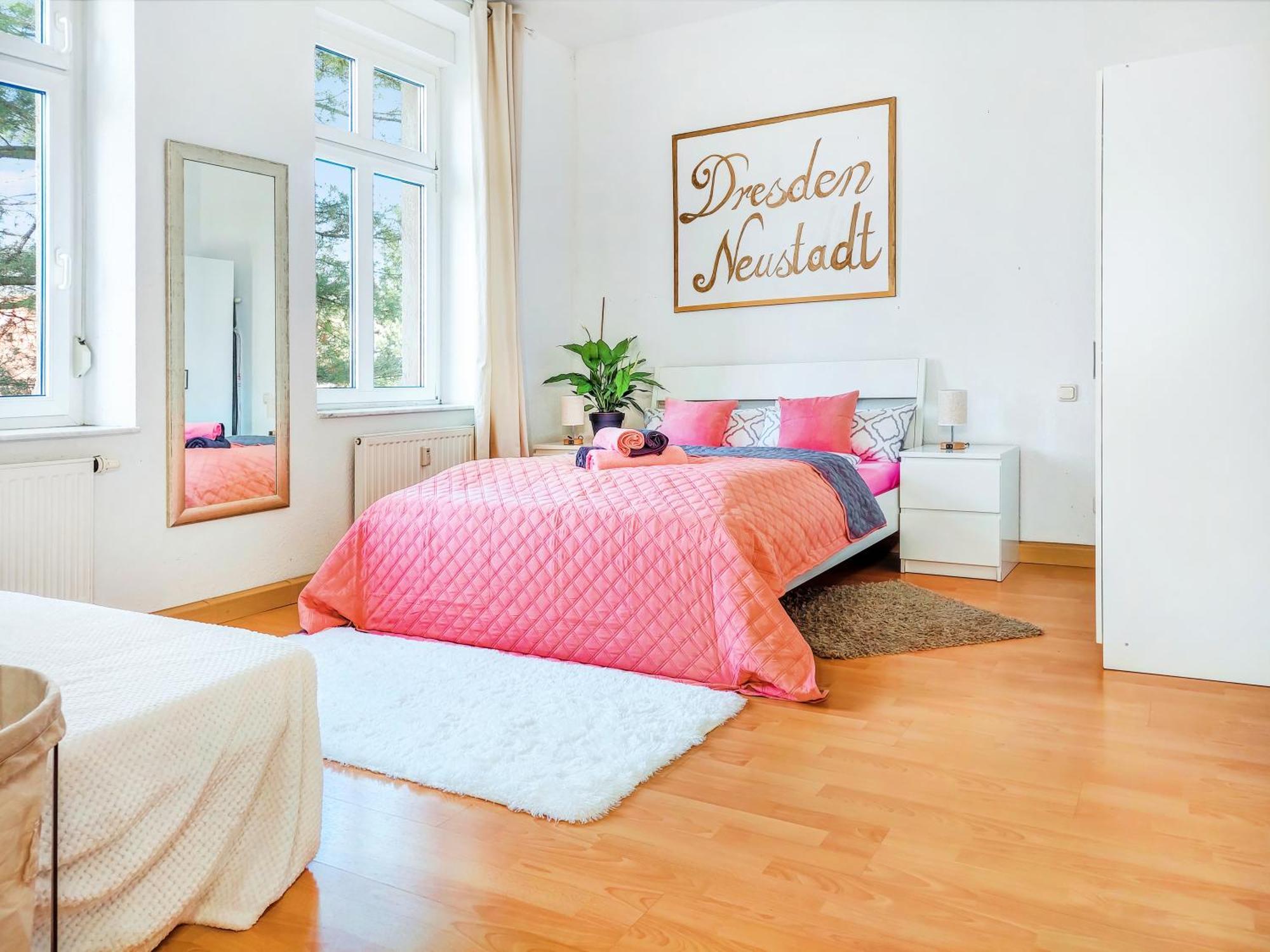 Bis 6 Personen - Helle, Ruhige Whg, 2 Baeder, Dd Neustadt, Top Lage Dresden Bagian luar foto